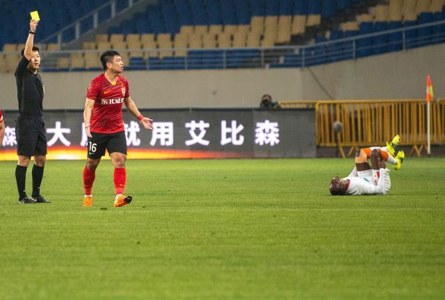 炸金花小游戏网页版-亚泰备战不停歇 蒋哲:间歇期大家都练瘦了、晒黑了