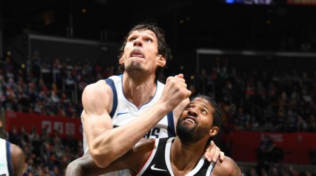 欢乐炸金花-穿越战火的博班:大块头有大智慧